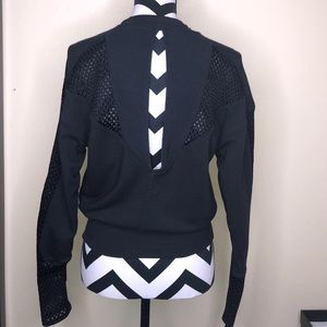 Alo yoga Black soft sweatshirt size small